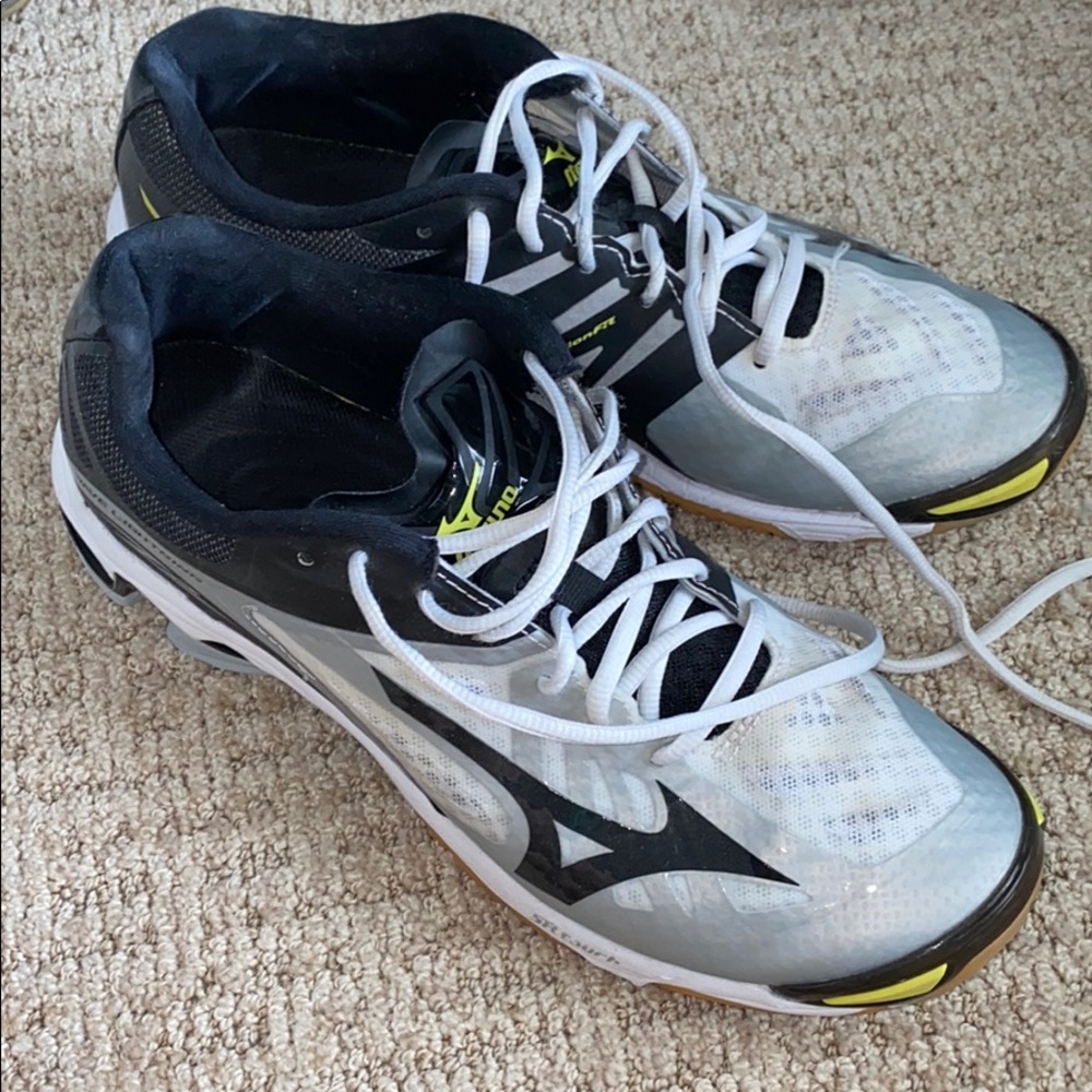 Mizuno Wave Lightning Z3 Volleyball Shoe